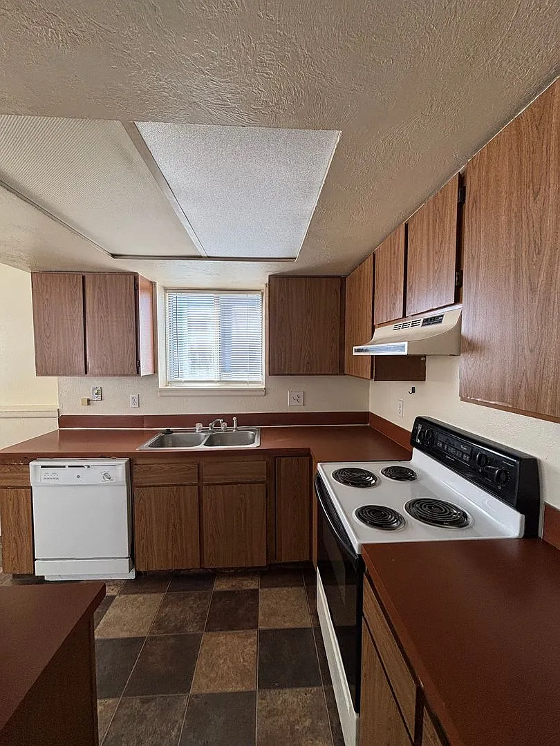 538 Chastain — Photo 4