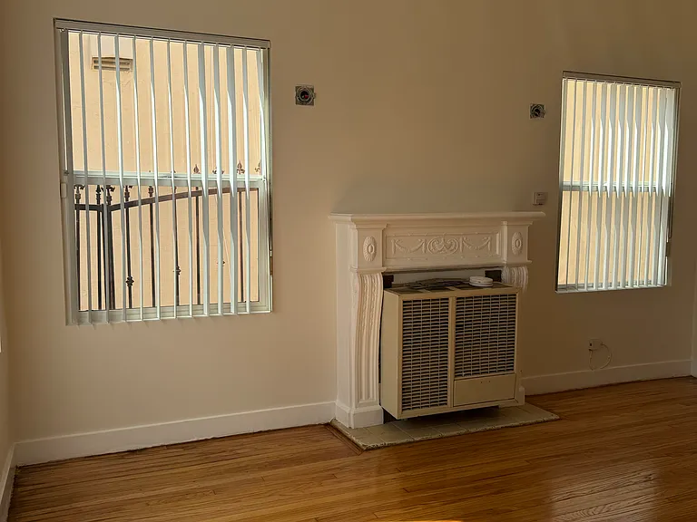 1147 Gordon St — Photo 8