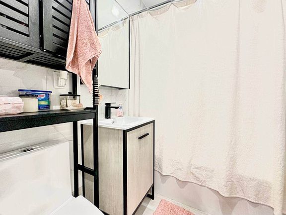 4th image of 2114 Fulton St #1A