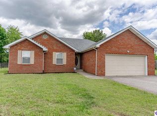206 N Logsdon Pkwy, Radcliff, KY 40160