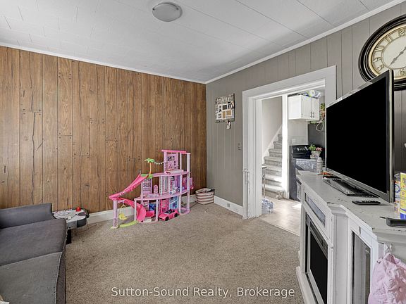 5th image of 705 17th St E