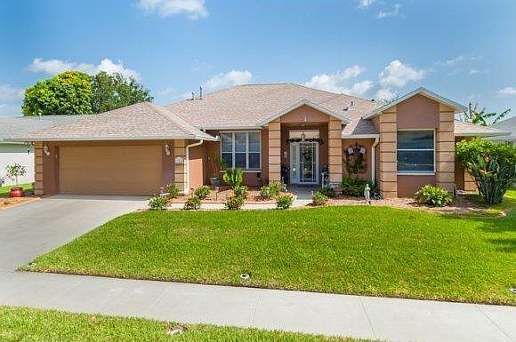1st image of 1945 Glen Meadows Cir