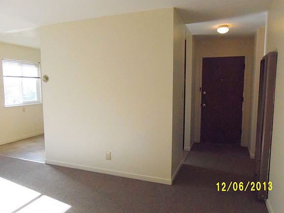 Entry Hallway/Living Room