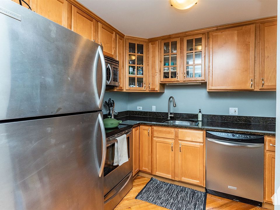 1st image of 1212 N La Salle St #2706
