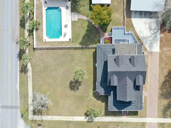 509 E 8th St, Lynn Haven, FL 32444
