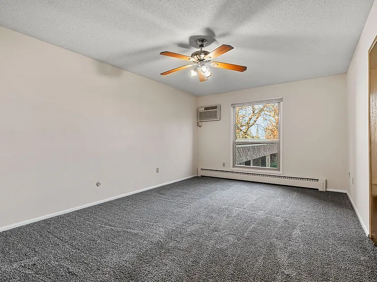 Cedarwood West Apartments | 2-Bedroom Apartments — Photo 10