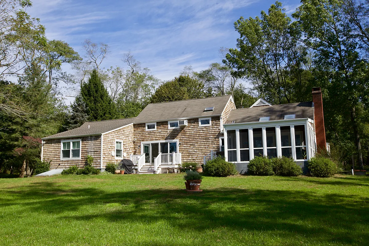 Building Photo - 23 N Midway Rd
