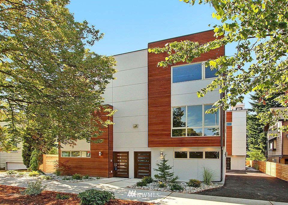 1st image of 9607 A Roosevelt Way NE