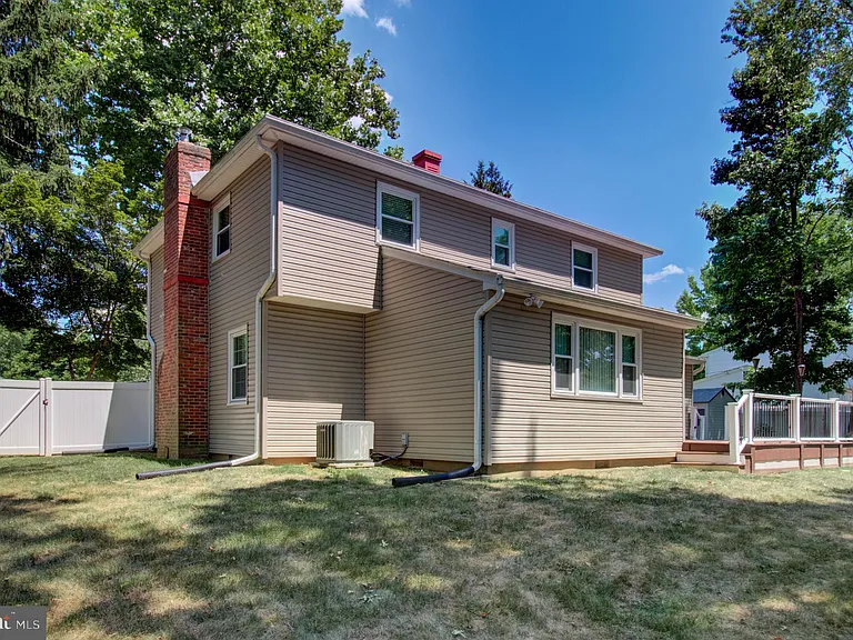 11 Whitemarsh Dr — Photo 5