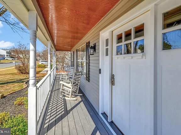 4th image of 55 Dorothy Ln