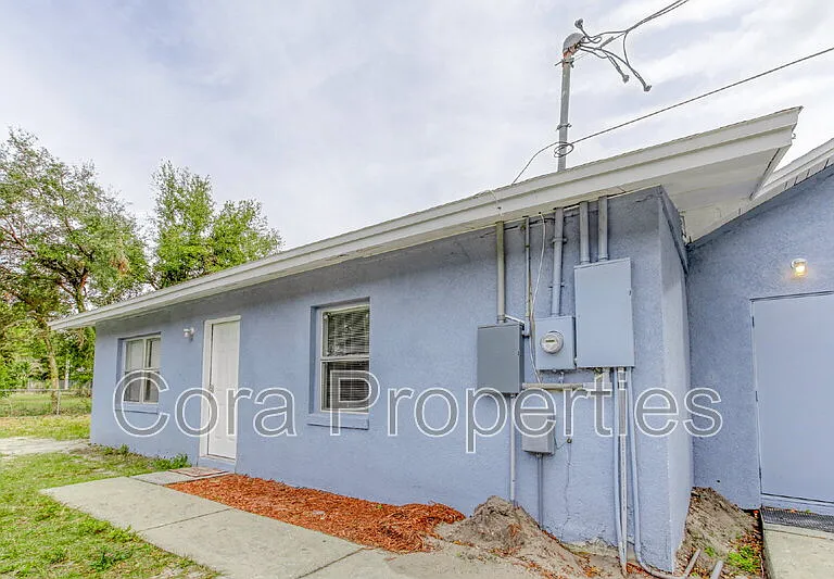 685 Sears Ave NE #4 — Photo 40
