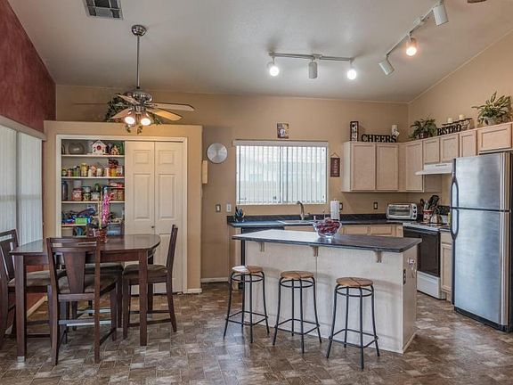 4th image of 3033 W Zachary Dr