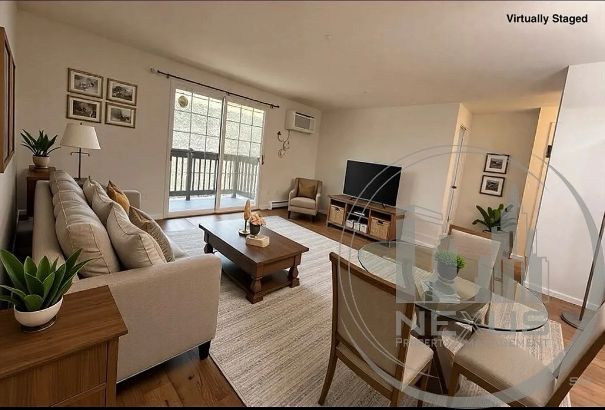 2 bed, 887 sqft, $2,295 — Photo 3