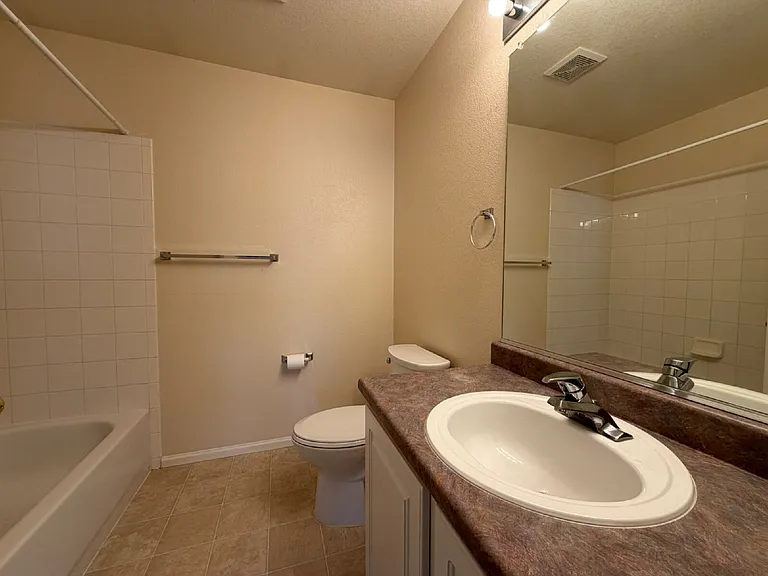 4054 Perth St — Photo 12