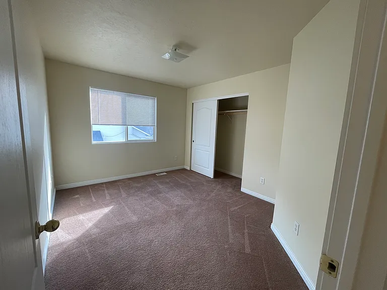 1445 N Bonneville St #102 — Photo 9