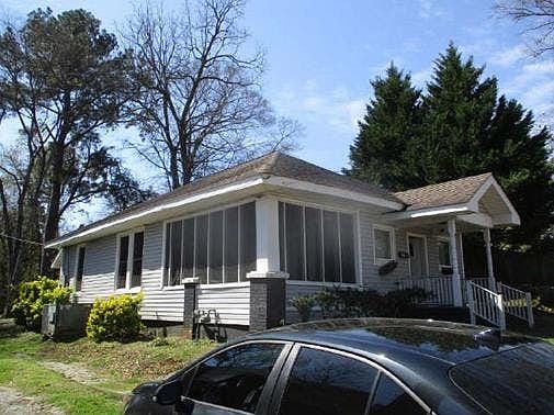 2nd image of 810 Randall St