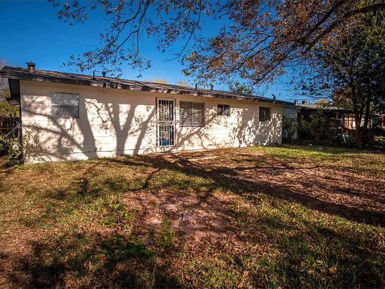 6916 Shady Grove Dr — Photo 18