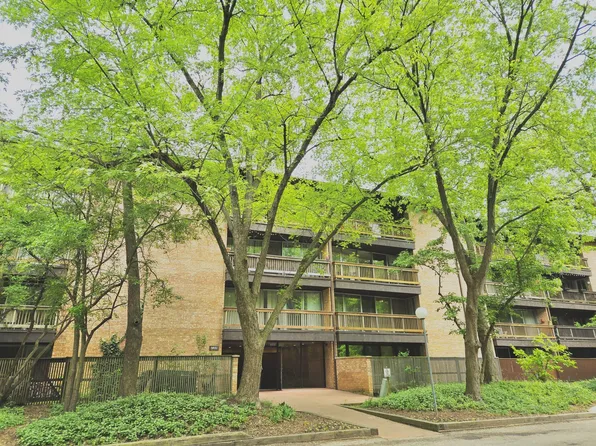 5600 Hillcrest Ln APT 2L, Lisle, IL 60532