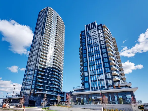 65 Watergarden Dr #403, Mississauga, ON L5R 0G9