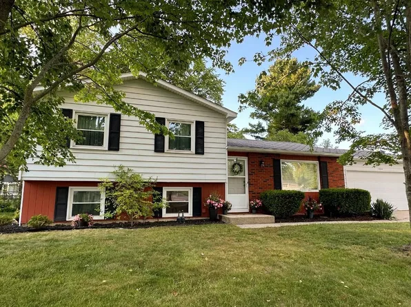 1804 Carlsbrook Ln, Portage, MI 49024