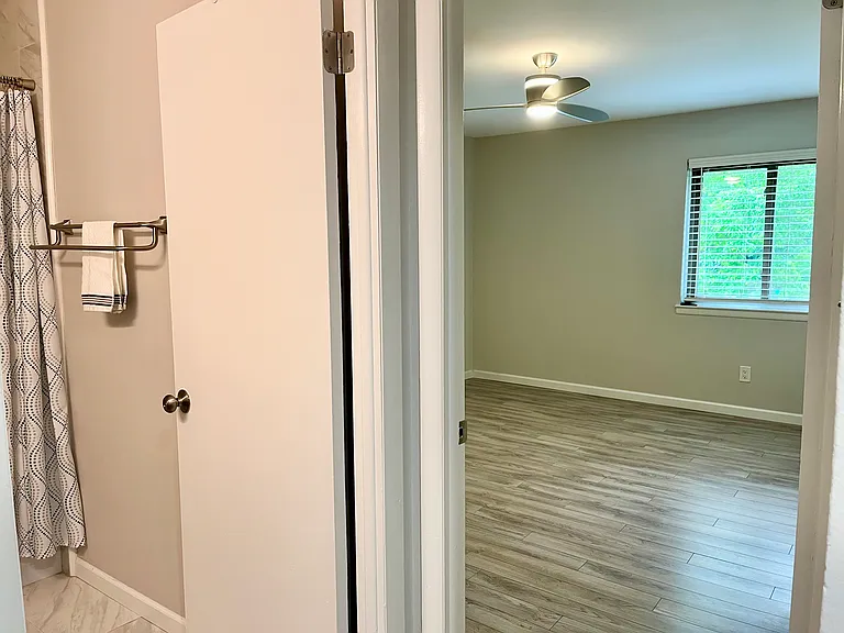 702 Meadow Woods Ln — Photo 11