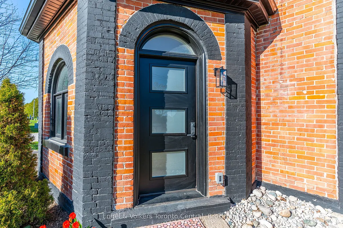 Building Photo - 57 Crawford St