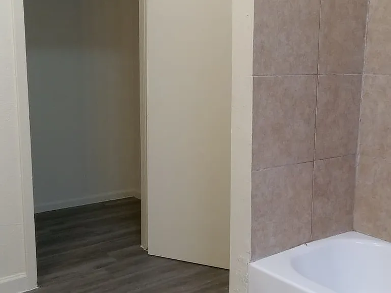 204 S Hackberry St #B — Photo 19