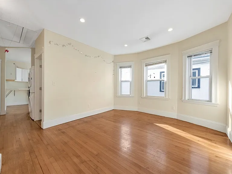 299-301 Alewife Brook Pkwy #3 — Photo 31