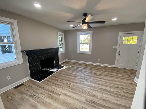 5th image of 1403 W 12th St