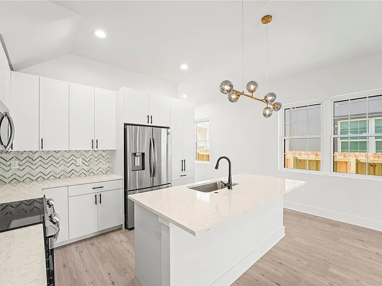 2403 W North B St #2 — Photo 2