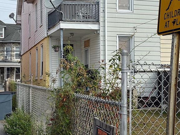 3rd image of 130 Lehman St
