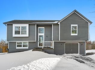 33185 W 88th Ter, De Soto, KS 66018