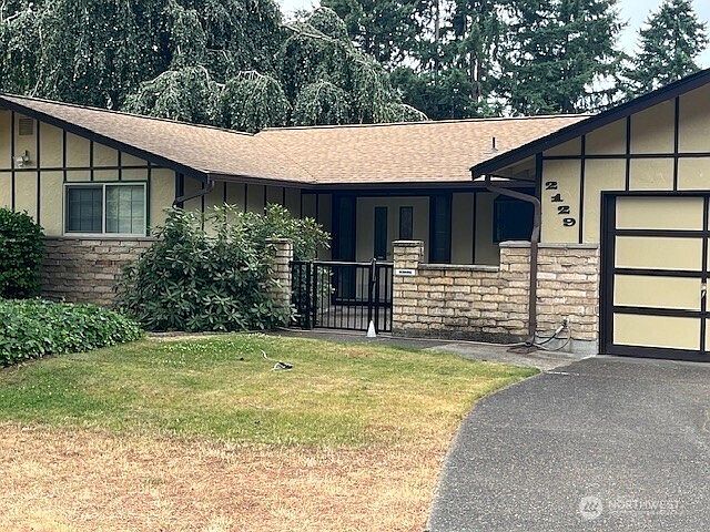 2nd image of 2129 Tina Court SE