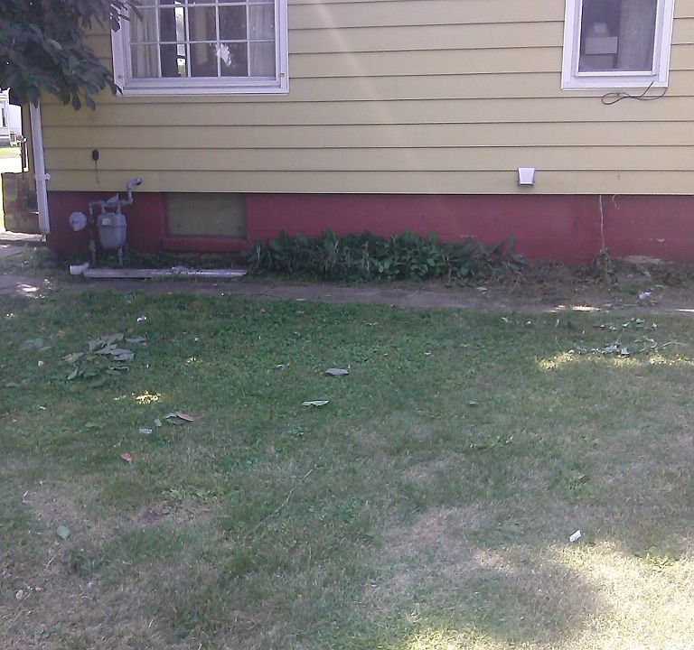 2nd image of 1089 E South St