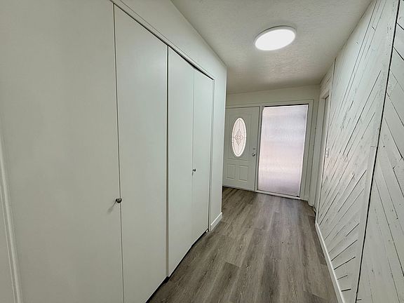 4th image of 3053 E Branch Dr