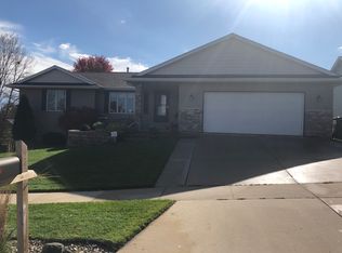 1141 Golfers Ct SE, Rochester, MN 55904