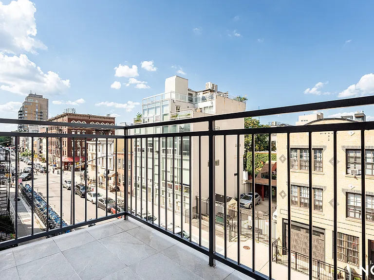228 N 7th St #404 — Photo 1