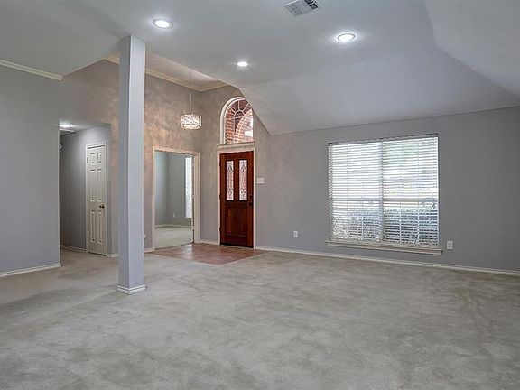 5th image of 2413 Elm Leaf Ln