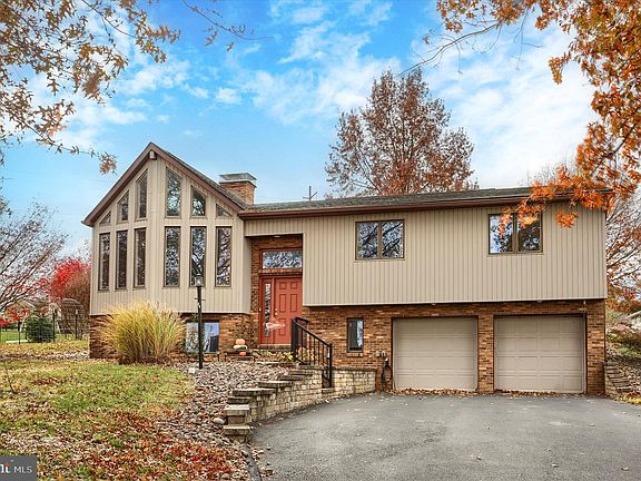 3rd image of 1804 Blacklatch Ln