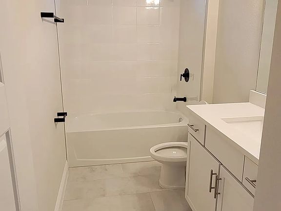 4th image of 1029 Wading Waters Cir