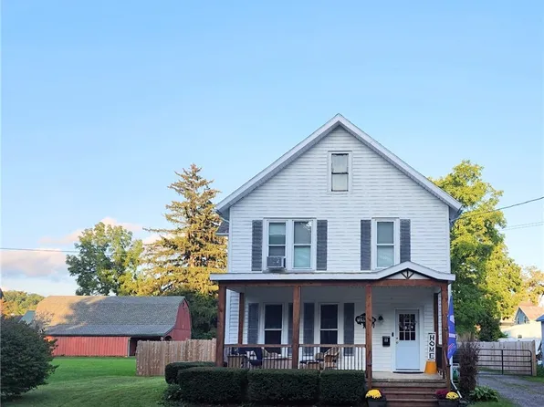 22 S Chapel St, Gowanda, NY 14070