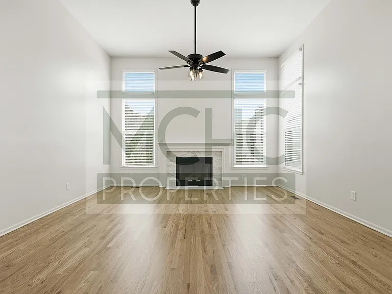 15239 Goodman St — Photo 6