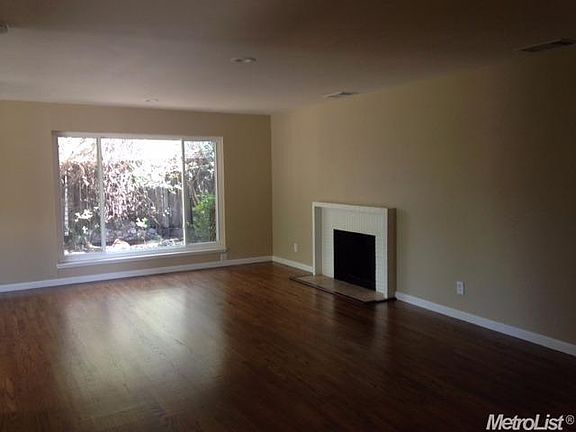 3rd image of 2412 Andrade Way