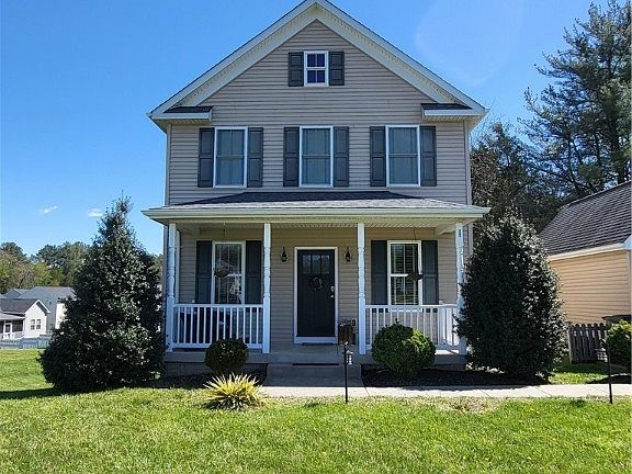 2nd image of 640 Coniston Manor Dr