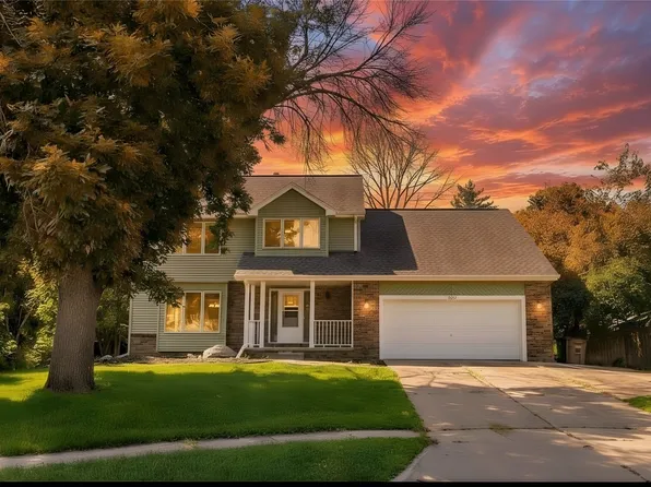 4801 Westbrooke Pl, West Des Moines, IA 50266