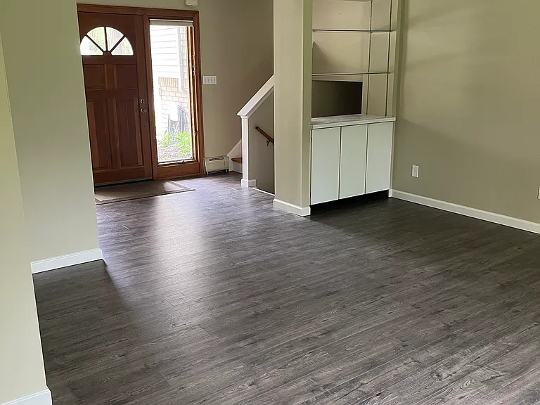 3891 Eastbourne Dr — Photo 7