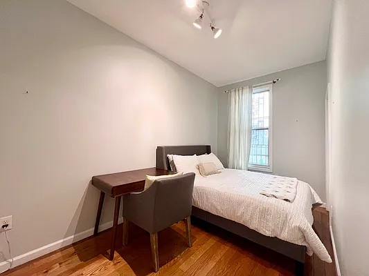 Rented by Keller Williams NYC | media 8