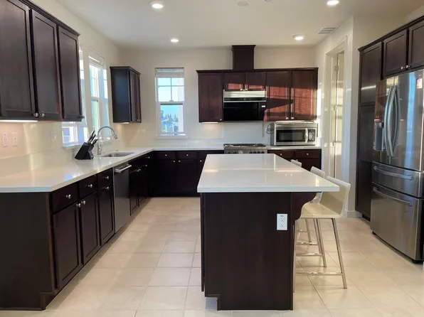 535 San Lorenzo Trl Unit 6, Sunnyvale, CA 94085