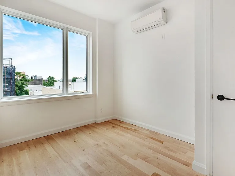316 Evergreen Ave #4FF — Photo 9