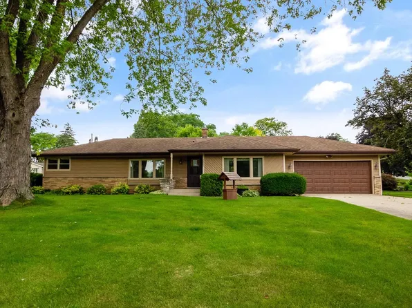 2885 Burlawn PARKWAY, Brookfield, WI 53005